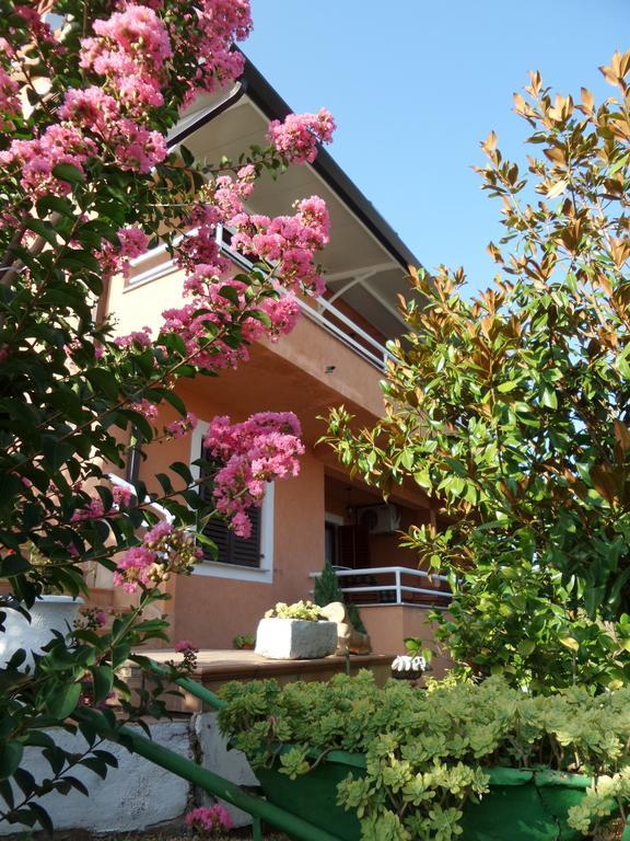Apartmani Lina Умаг Экстерьер фото